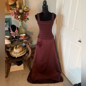 Elegant Burgundy Evening Gown